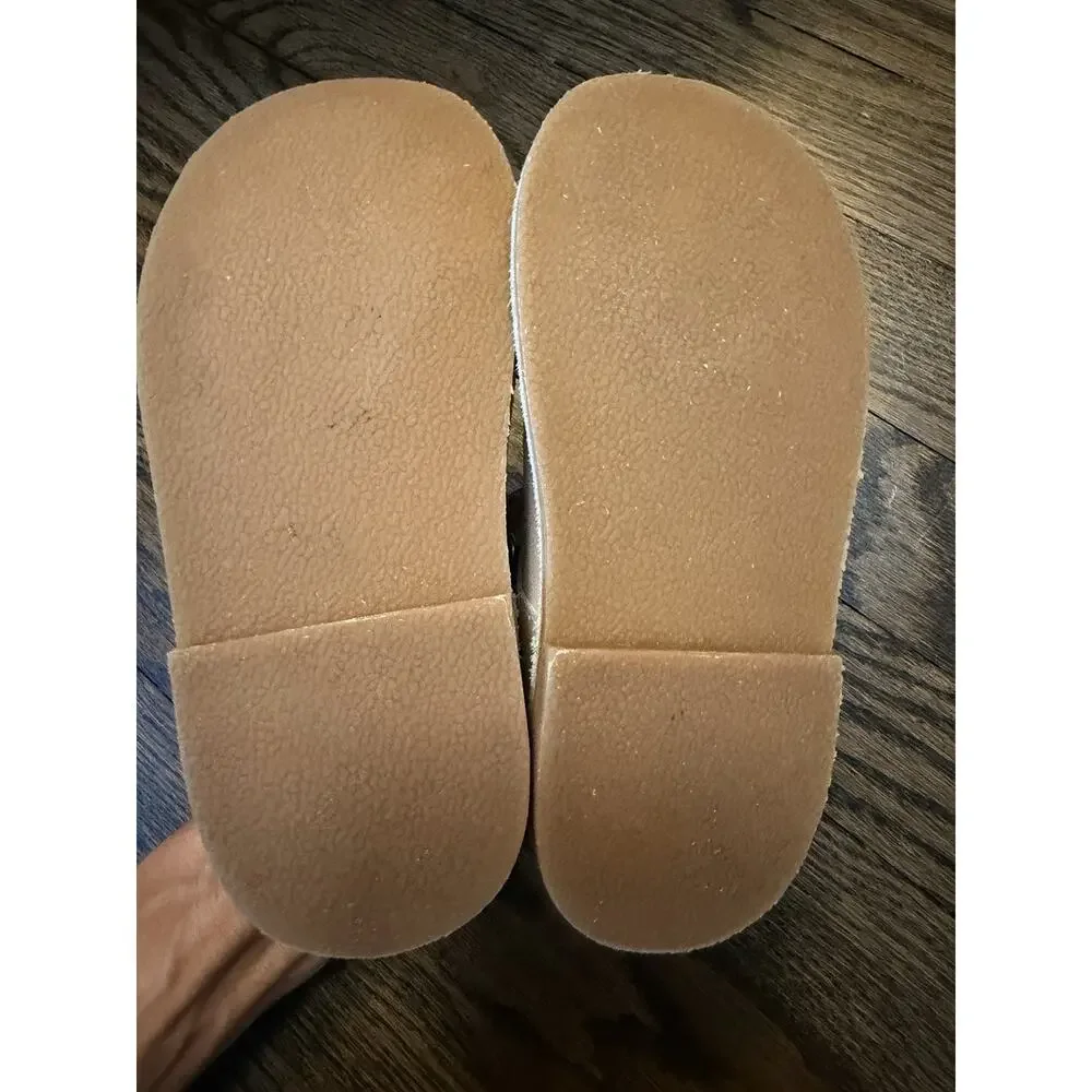 LAMOUR Caitlin Scalloped Mary Jane Pebble Almond Sz 9